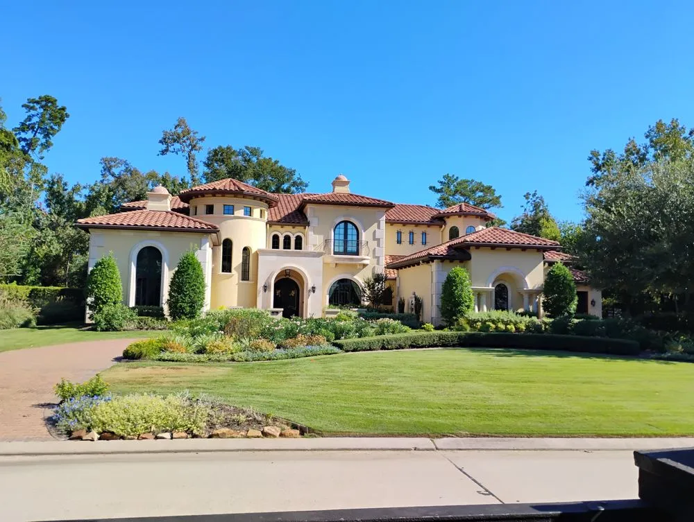 Local garden landscaping for residential properties across Willis, TX - E&J Service Pros