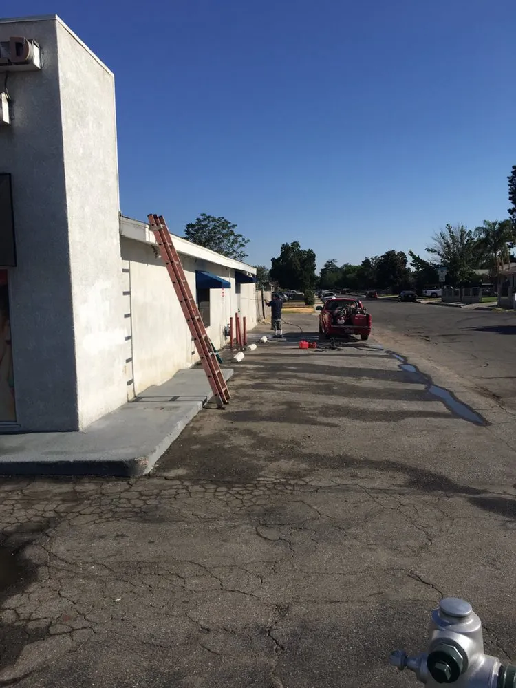 Professional lawn mowing service in Bakersfield, CA - E&J Services