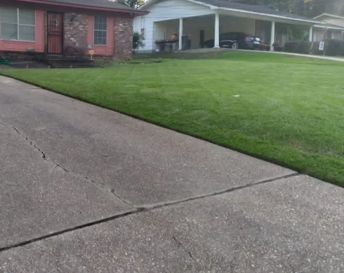 Trusted lawn mowing service experts serving Hermanville, MS - EJD Lawns