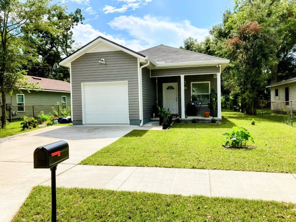 Trusted residential landscaping in Jacksonville, FL - EJK Lawns