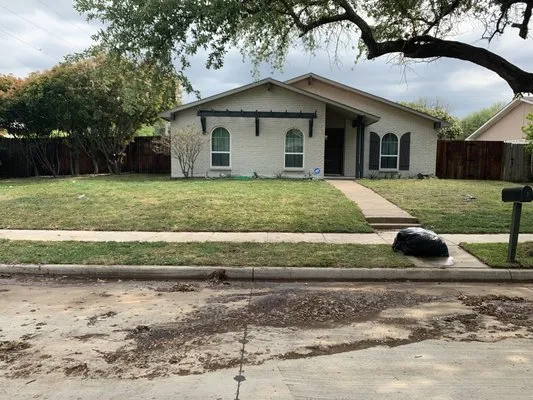 EJ's Lawn & Remodel Logo