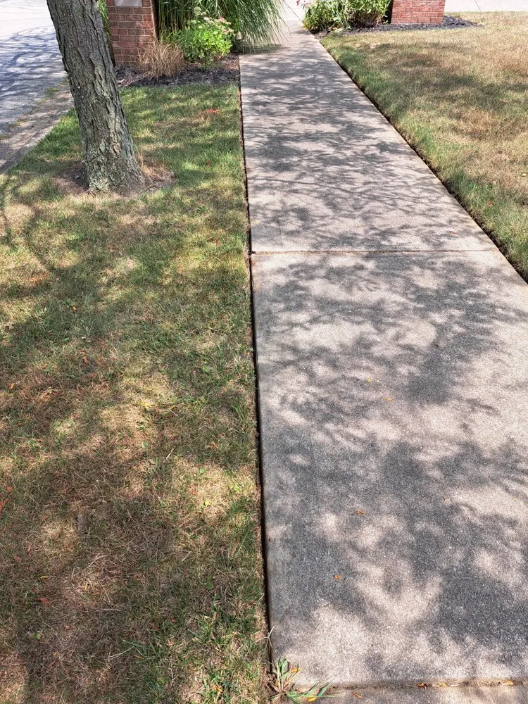 Custom yard maintenance in Washington Court House, OH by EJ's Lawn Care