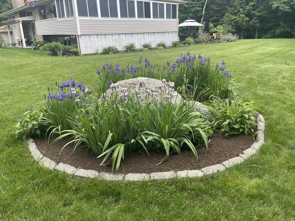 Affordable yard maintenance for beautiful yards in Amherst, NH by Ekstrom Lawn Care