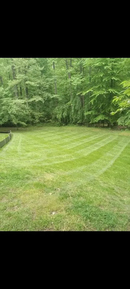 Professional garden landscaping for residential properties in Cochranville, PA by El Bosque Landscaping Services