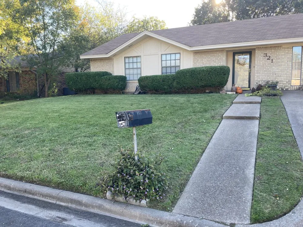 Professional lawn mowing service experts serving Waco, TX - El Camino Cuts