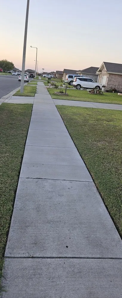 Expert landscape design in Brownsville, TX by El Cowboy Proficient Lawn Care Service