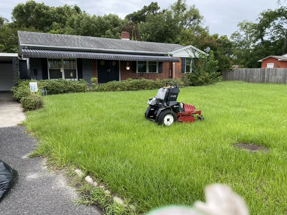 Custom landscape installation for beautiful yards across Middleburg, FL - El Cubanito's Lawn And Landscaping Services