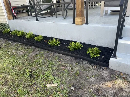 El Cubanito's Lawn And Landscaping Services Logo