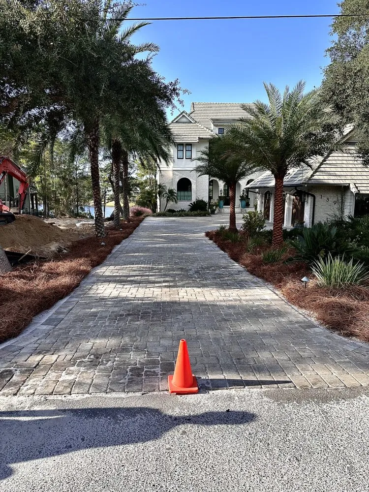 Professional yard cleanup service in Fort Walton Beach, FL - El Fenix Construction