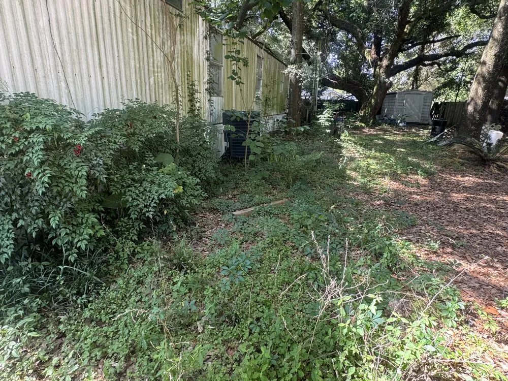 Expert lawn mowing service for residential properties in Pensacola, FL by El Gordo Lawn Mower