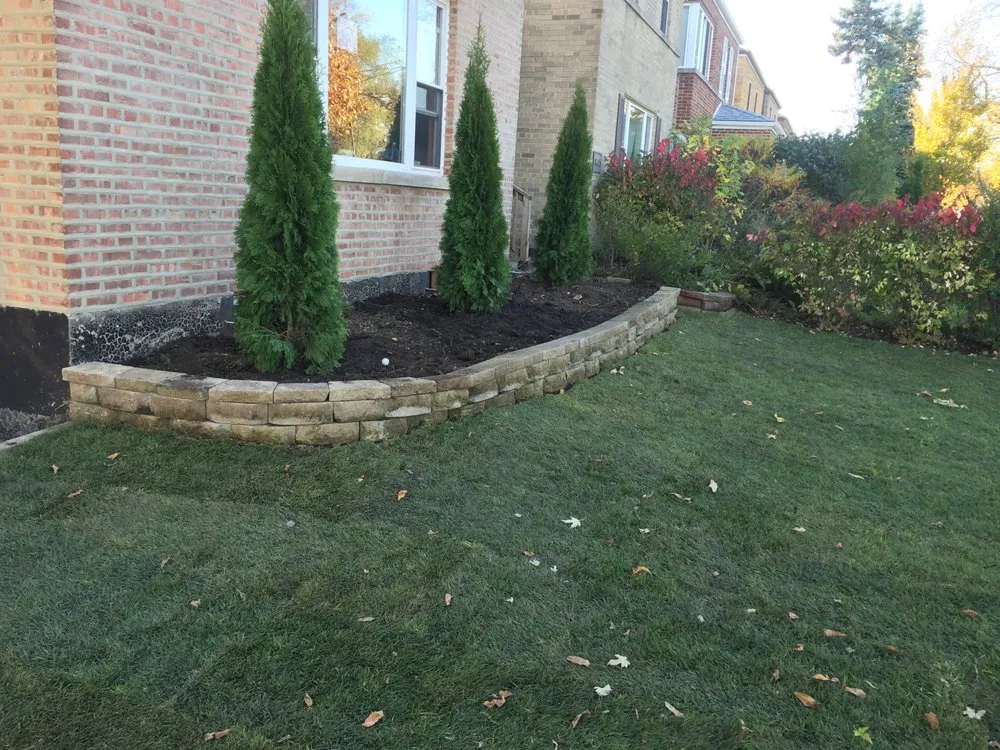 Professional lawn mowing service in Evanston, IL by E.L. Green Is Life