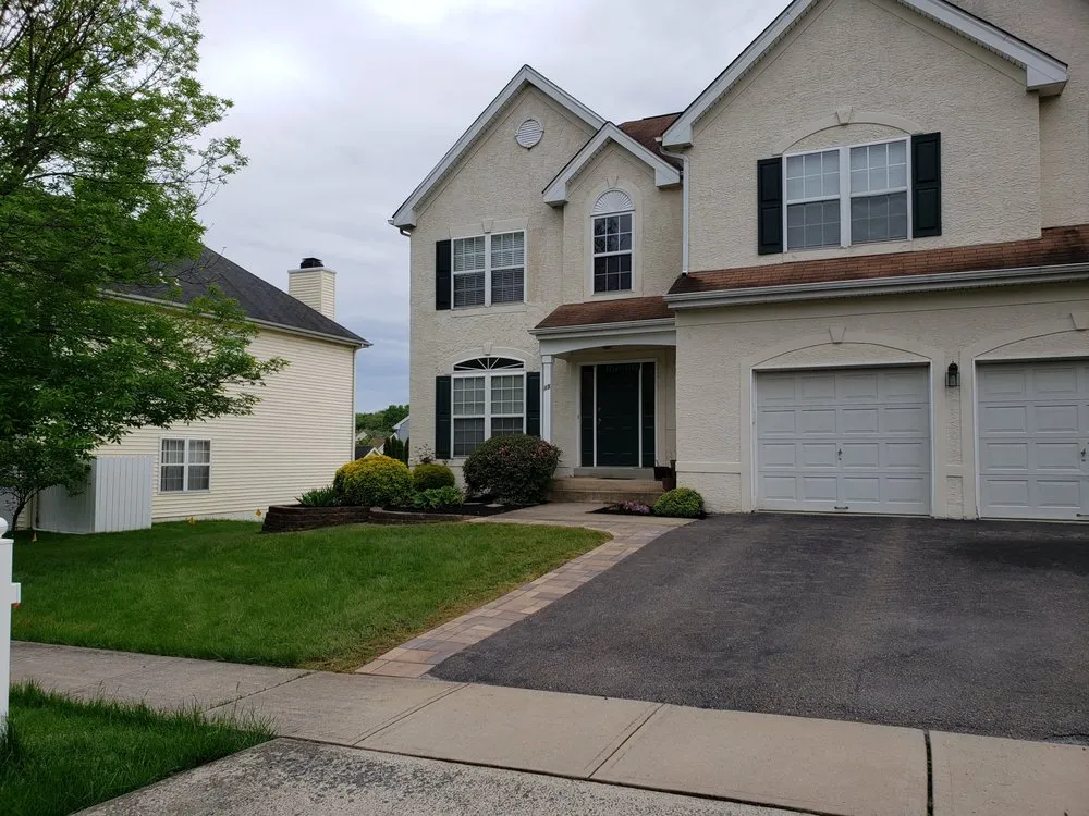 Reliable lawn mowing service with custom design in Phillipsburg, NJ by El Olan Cleaning Services