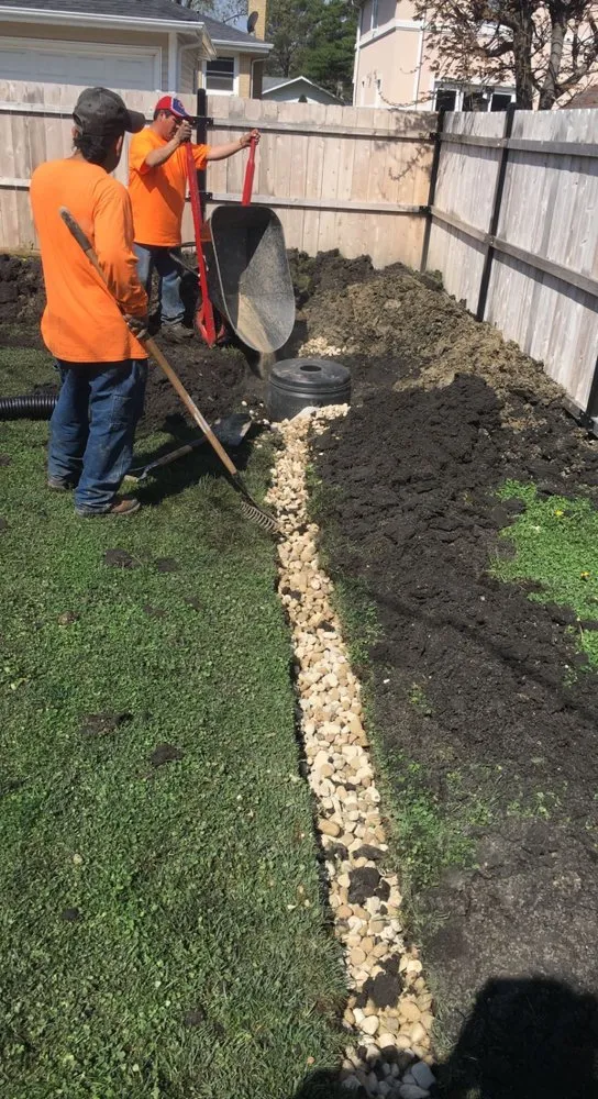 Affordable yard maintenance in Chicago, IL - El Tecomate Landscaping