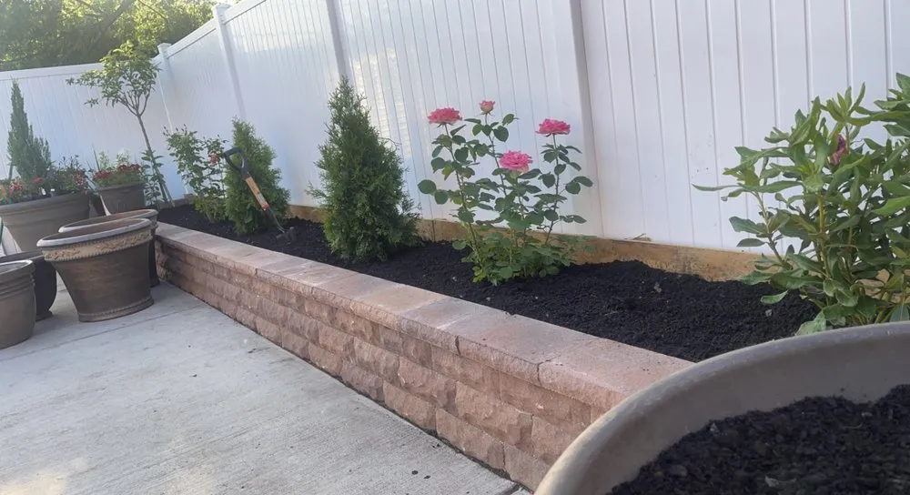 Trusted landscape design experts serving Chicago, IL - El Tecomate Landscaping