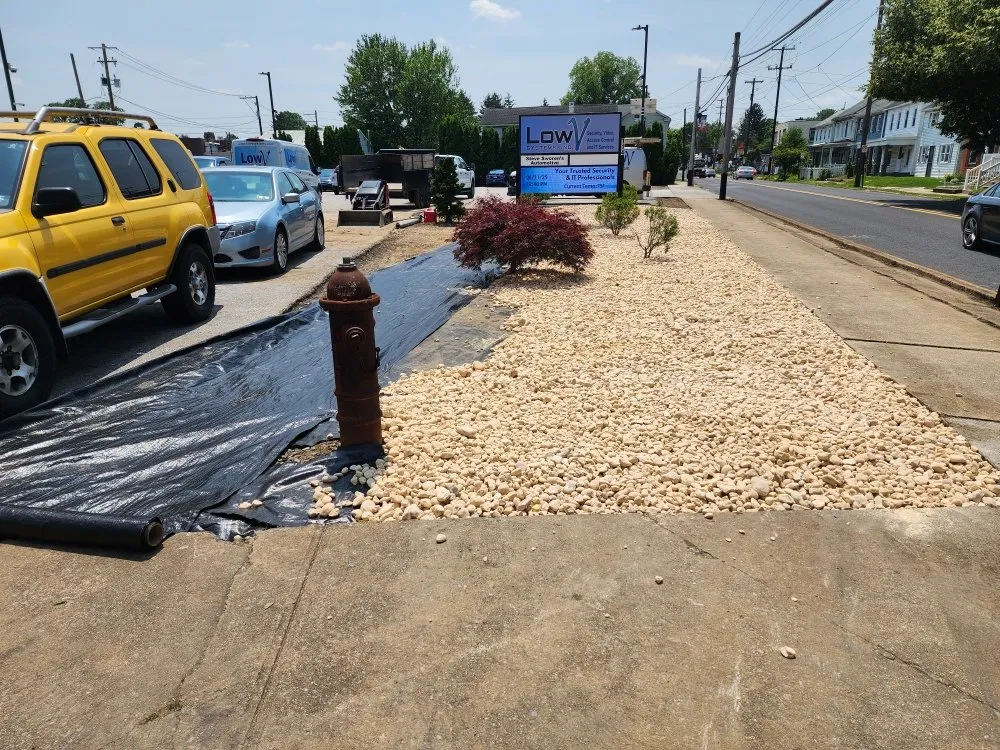 Top-rated garden landscaping with custom design in Highspire, PA by El Vali's Landscaping & Lawn care.