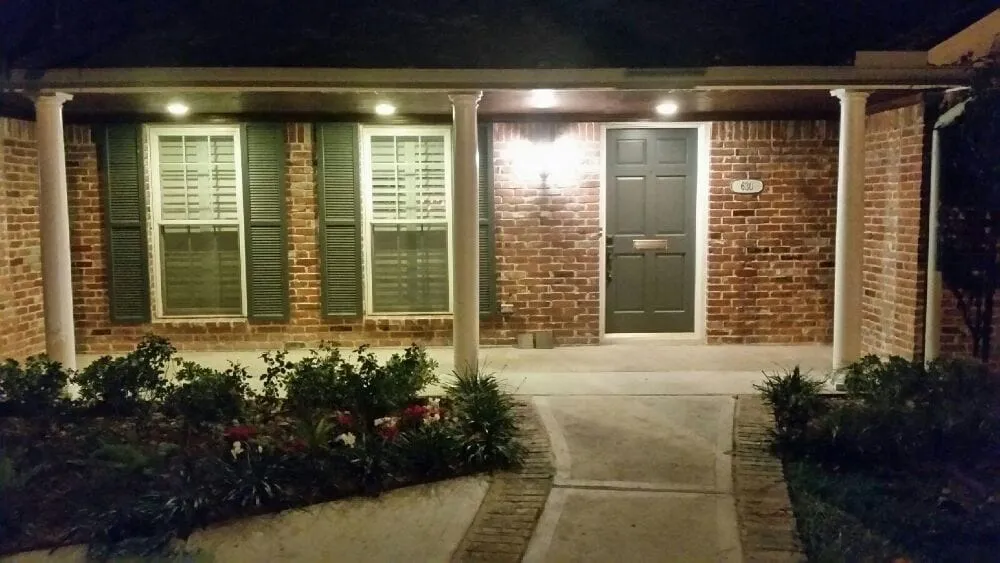 Custom lawn mowing service experts serving Houston, TX - Eland Property Services