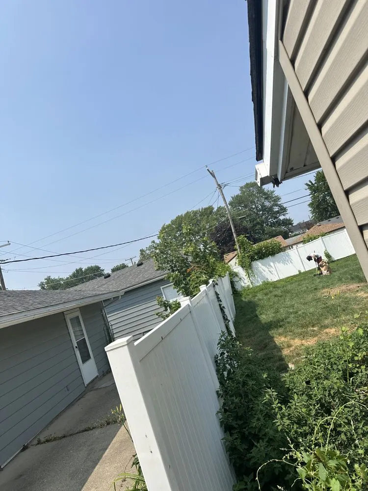 Local garden landscaping in Redford Township, MI by Elcortez Lawn Care