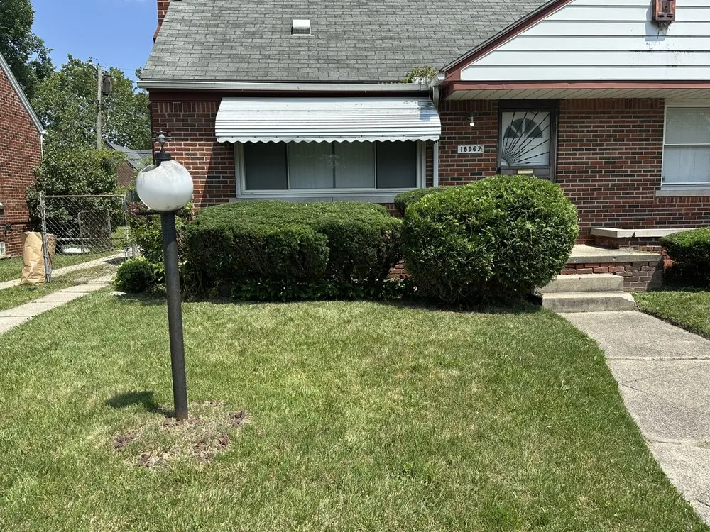 Local yard maintenance for homes across Redford Township, MI - Elcortez Lawn Care