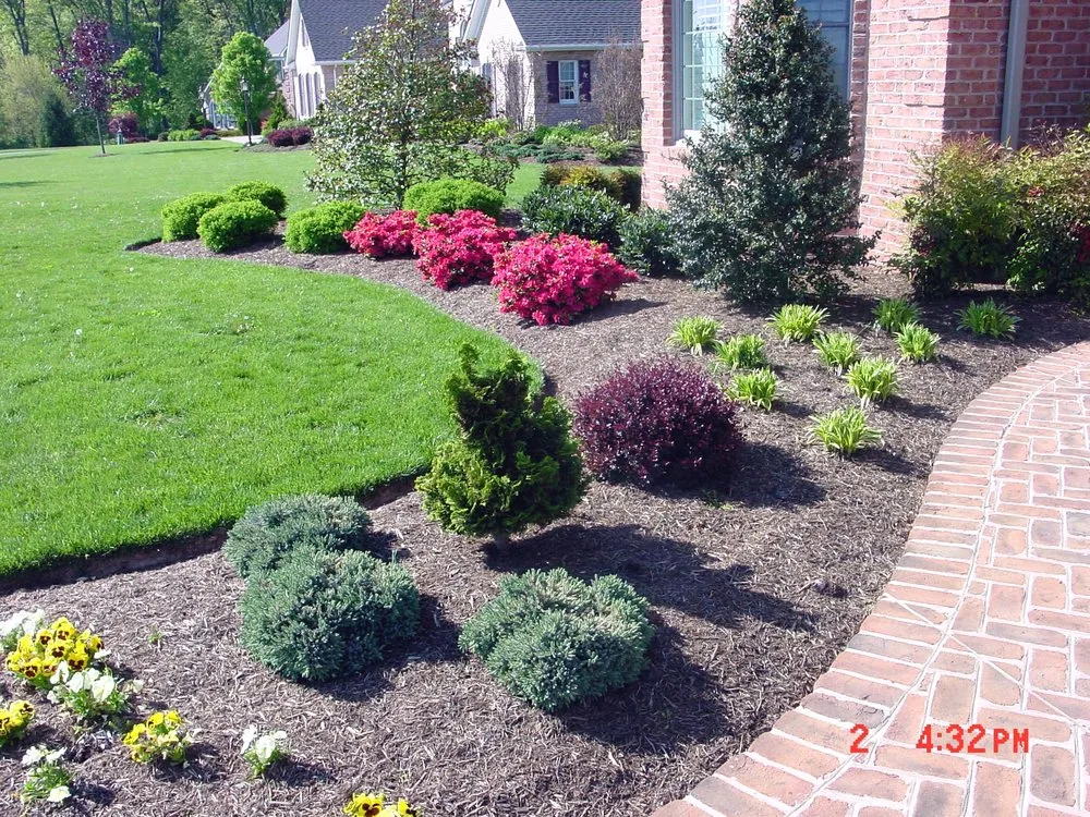 Reliable lawn care service in Erie, PA by Elegant Landscaping
