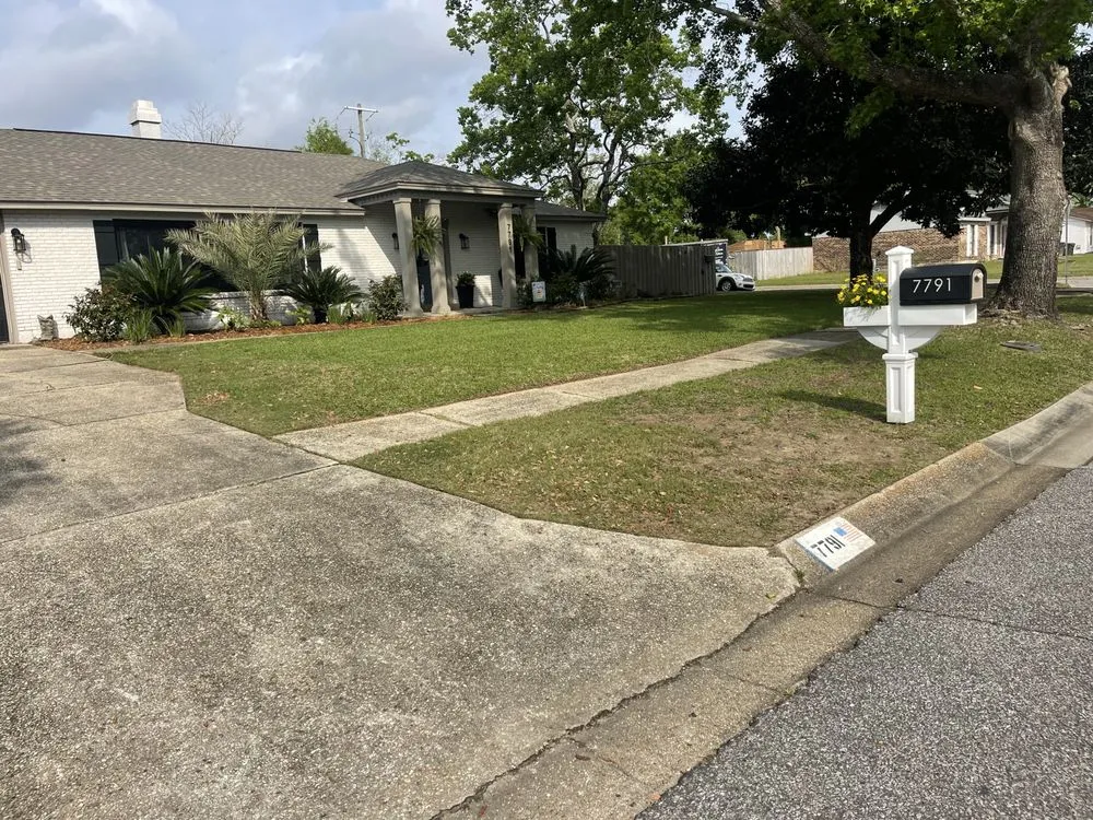 Reliable yard maintenance in Pensacola, FL - Elegant Lawncare And Maintenance
