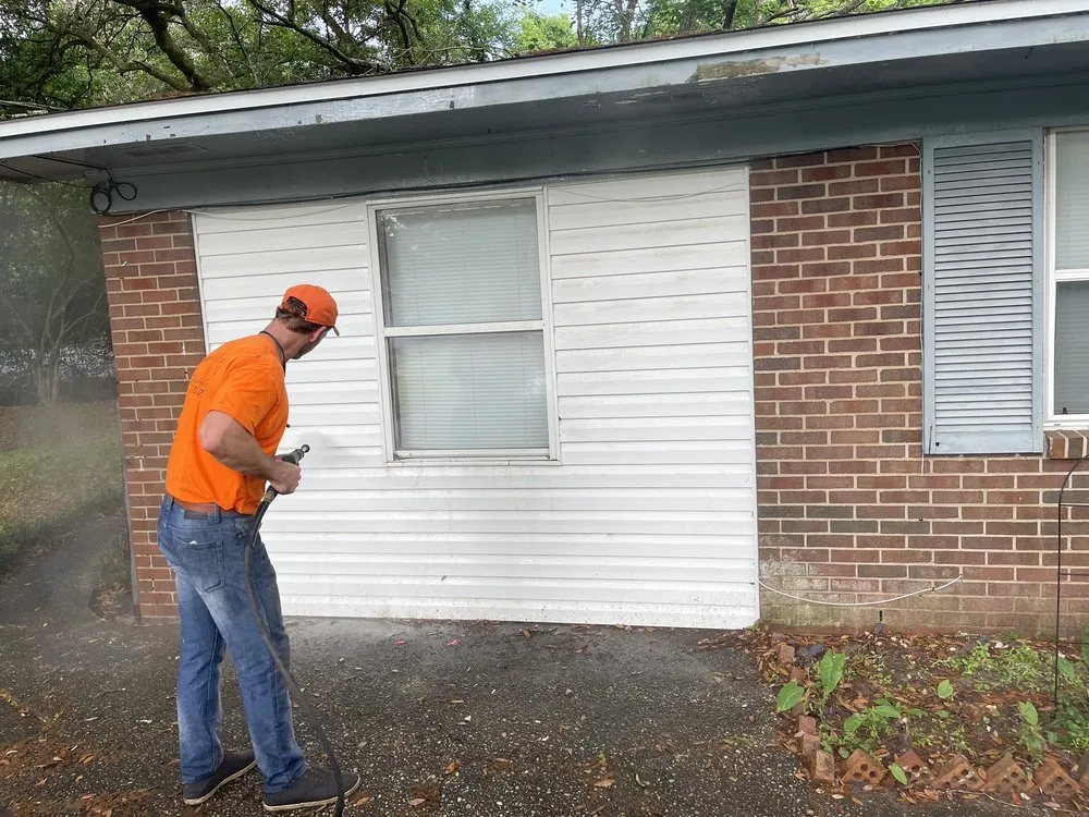 Top-rated yard maintenance in Pensacola, FL by Elegant Lawncare And Maintenance