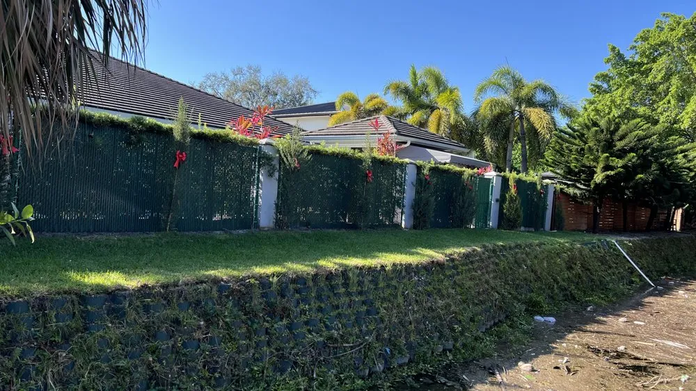 Expert lawn care service in Hialeah, FL - Elegant View Landscaping Services