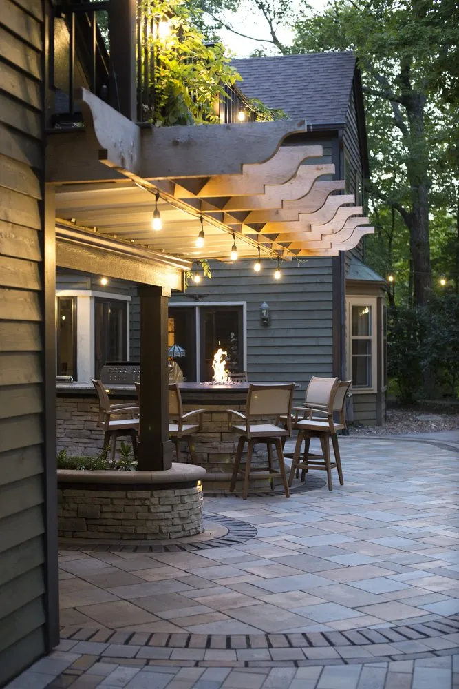 Custom yard maintenance for homes in New Lenox, IL by Elemental Landscapes