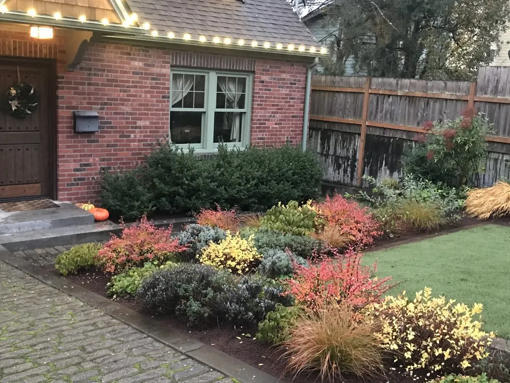 Custom lawn mowing service for beautiful yards in Seattle, WA by Elemental Landscapes