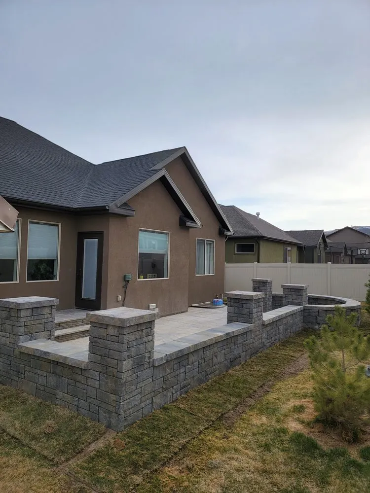 Custom garden landscaping in St. George, UT by Elescape Property Services