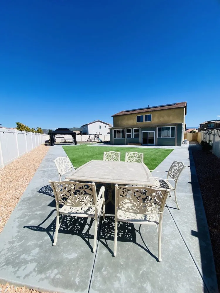 Professional yard cleanup service in Hemet, CA - Eli Duran Concrete