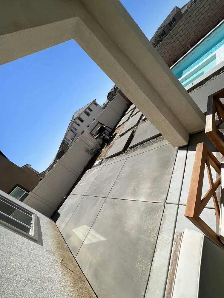 Reliable yard maintenance for year-round maintenance in Hemet, CA by Eli Duran Concrete