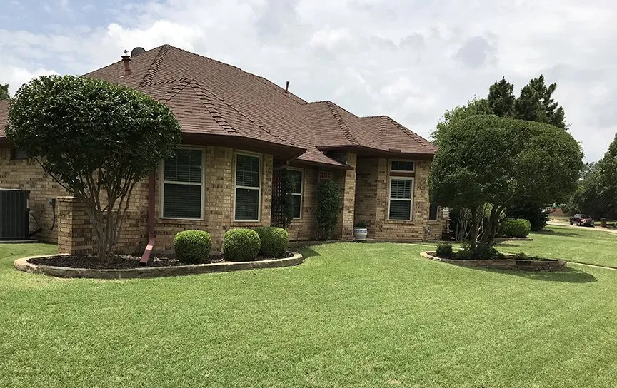 Professional lawn care service in Lewisville, TX - Eli Landscaping