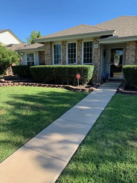 Professional landscaping services with custom design in Lewisville, TX by Eli Landscaping