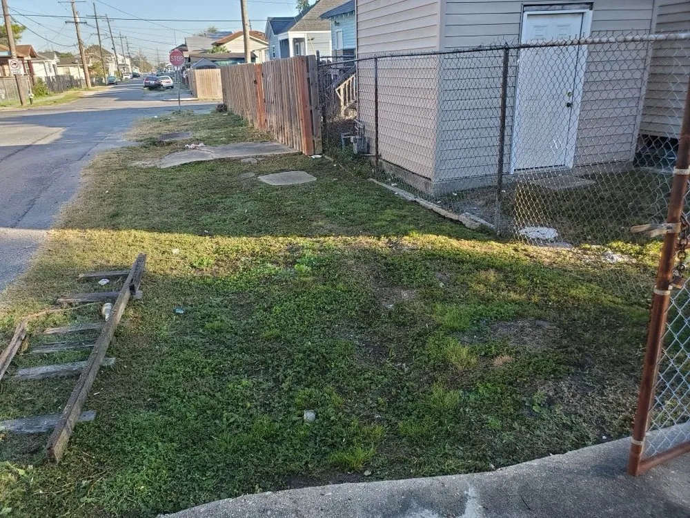 Local lawn mowing service in New Orleans, LA by Eli the Lawn Guy