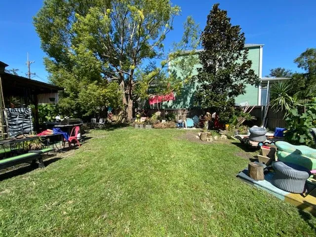 Local lawn mowing service for year-round maintenance in New Orleans, LA by Eli the Lawn Guy