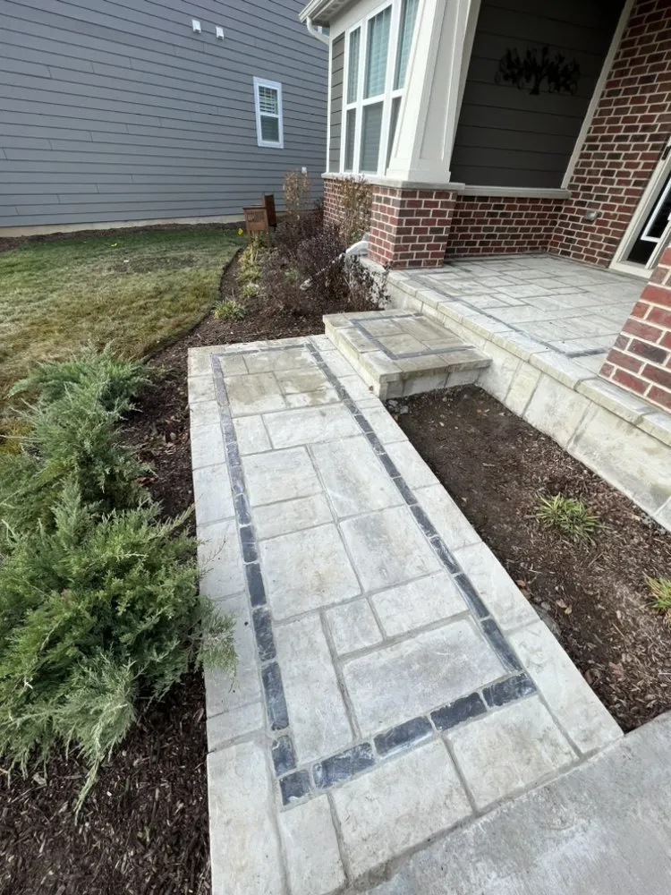 Custom lawn care service experts serving West Chicago, IL - Elias Brick Paving