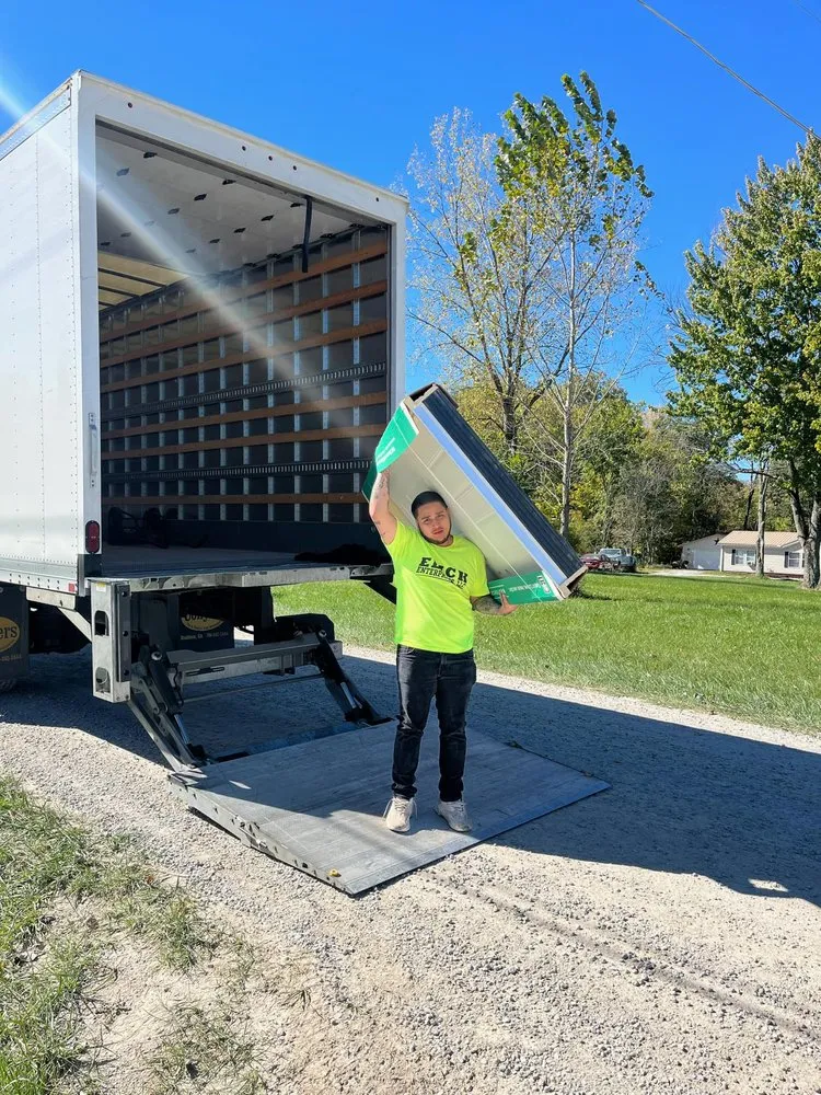 Custom yard maintenance for homes in Delaware, OH by Elick Enterprises