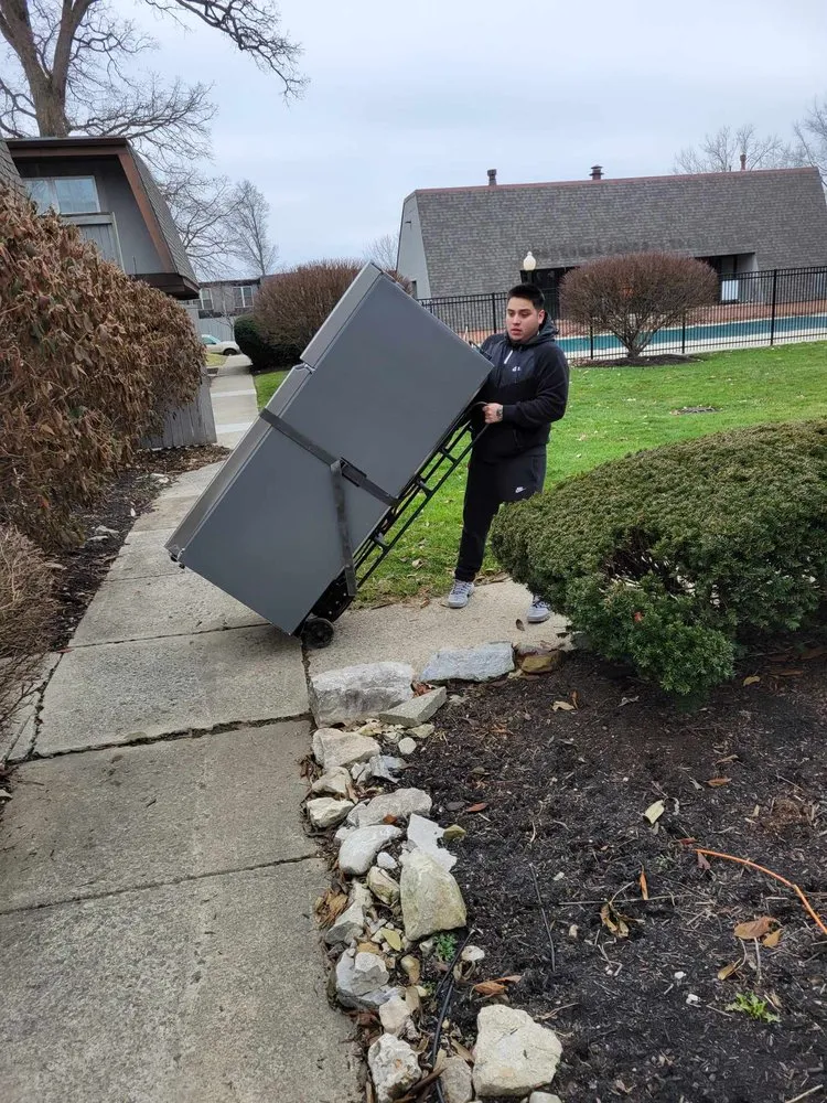 Trusted outdoor landscaping for homes across Delaware, OH - Elick Enterprises