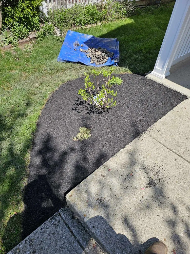 Trusted yard maintenance for beautiful yards in Delaware, OH by Elick Enterprises