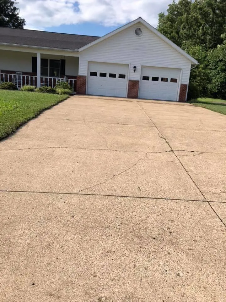 Local landscaping services for outdoor upgrades in Fayetteville, WV by Elijah‘s Lawn Sculpting