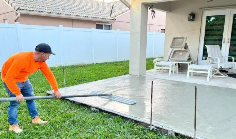 Custom garden landscaping in Miramar, FL - Elio Landscaping