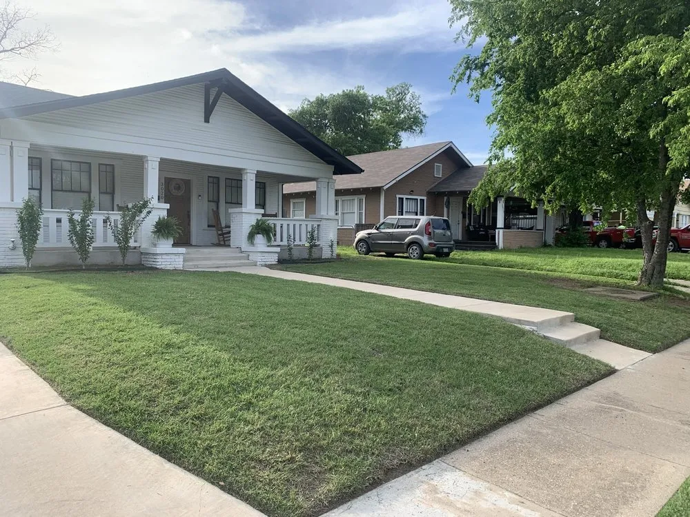 Affordable lawn mowing service experts serving Richland Hills, TX - Eli’s Lawncare