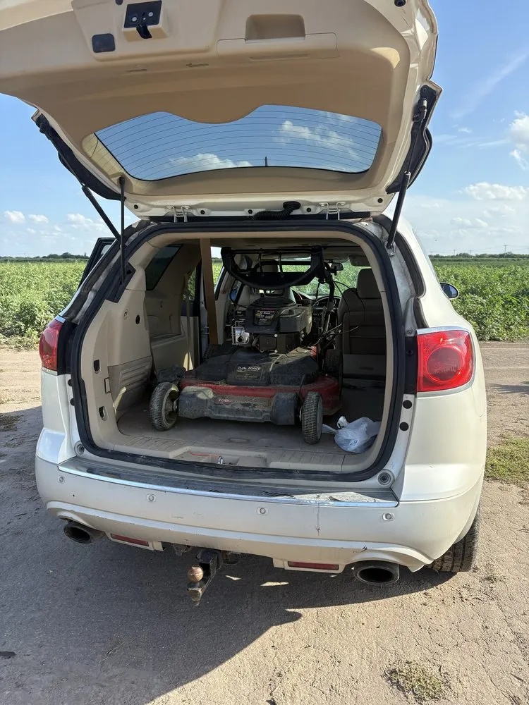 Custom yard maintenance in Elsa, TX by Eli’s Yardwork