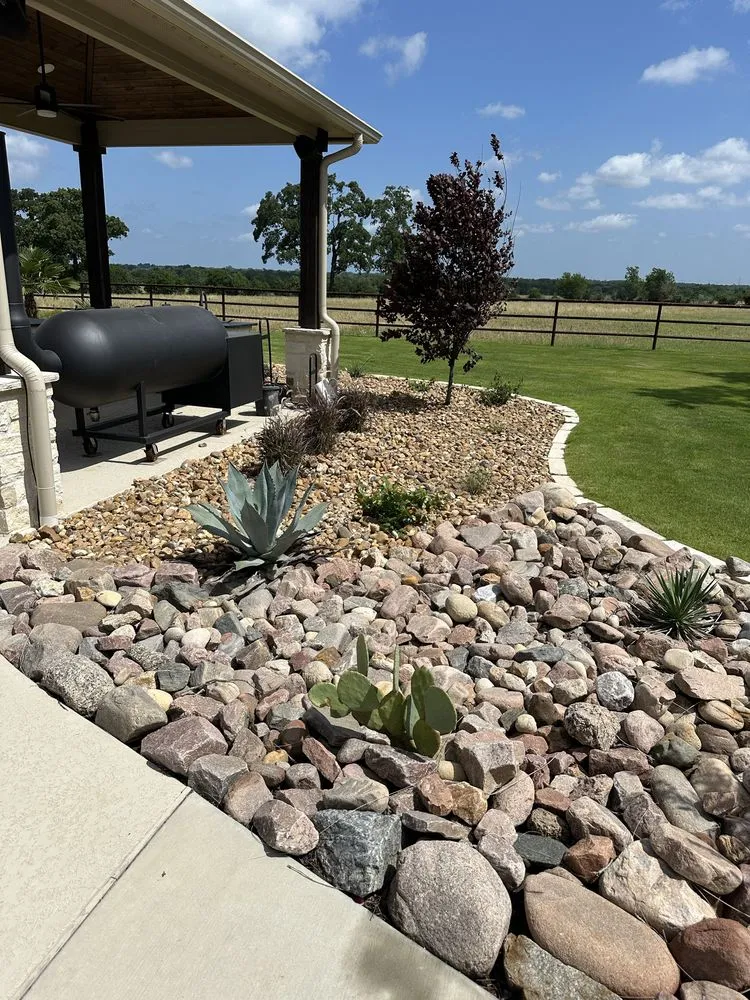 Expert outdoor landscaping experts serving Huntsville, TX - Elite 1 Landscaping