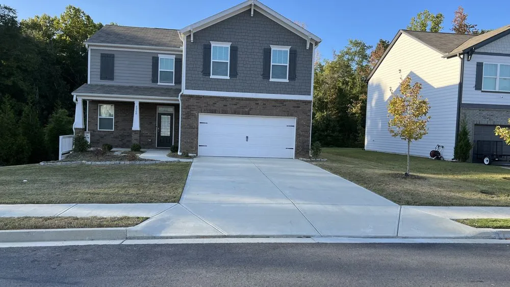 Custom yard maintenance experts serving Powder Springs, GA - Elite Brothers Landscaping