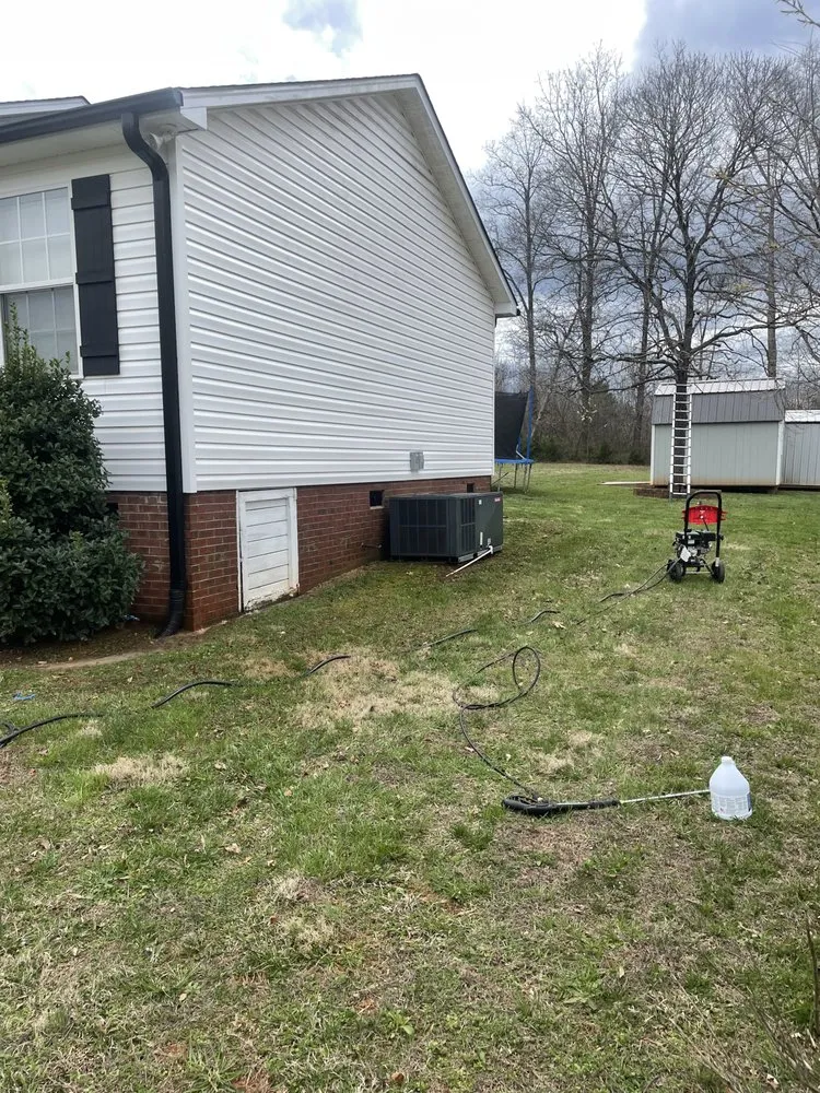 Custom yard maintenance in Lincolnton, NC by Elite Community Lawn Care