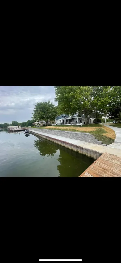 Custom landscape design in Martinsville, IN by Elite Concrete