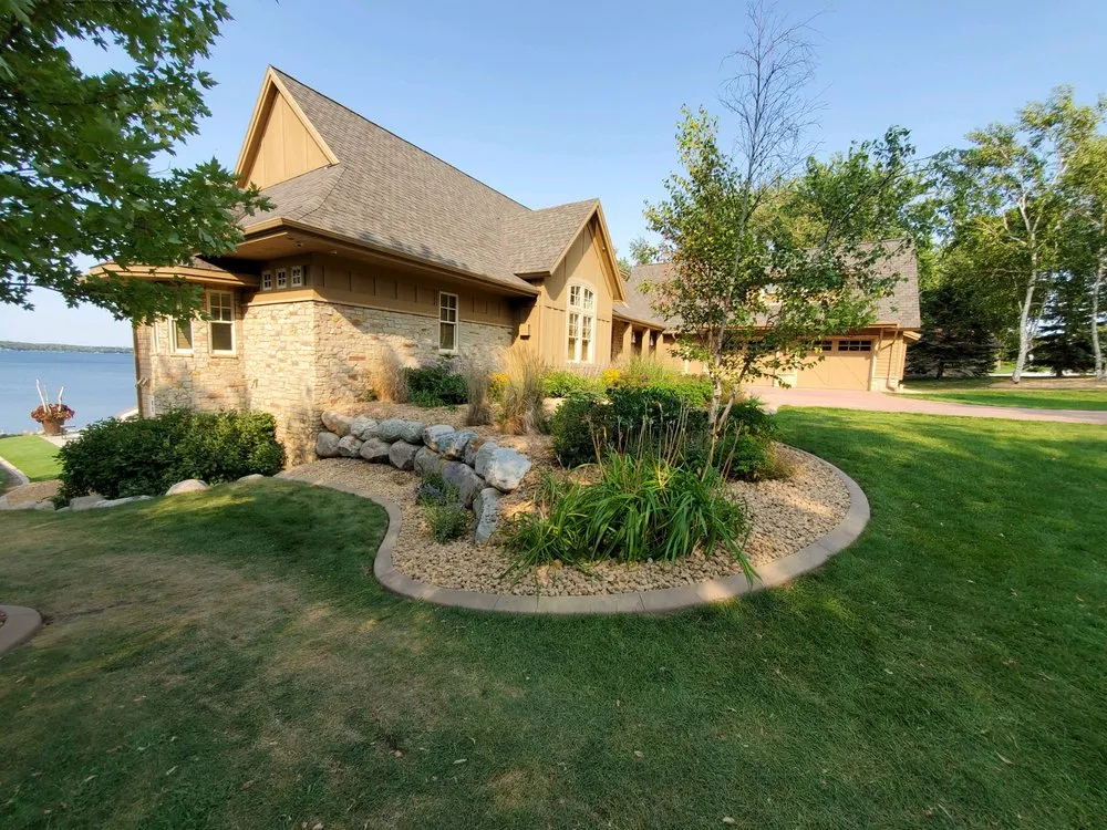 Custom outdoor landscaping in West Fargo, ND - Elite Curbing