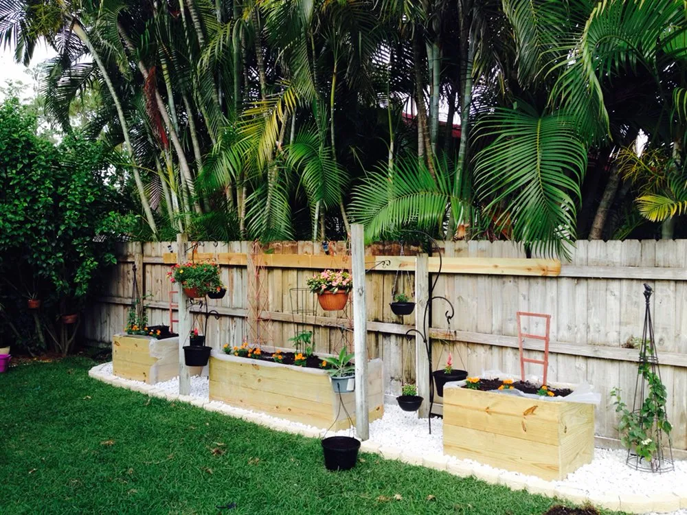 Reliable yard maintenance for beautiful yards in Loxahatchee, FL by Elite Cuts Landscaping