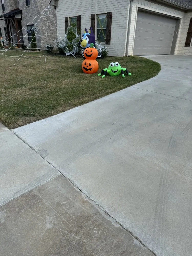 Affordable yard cleanup service in Warren, AR by Elite Cutz